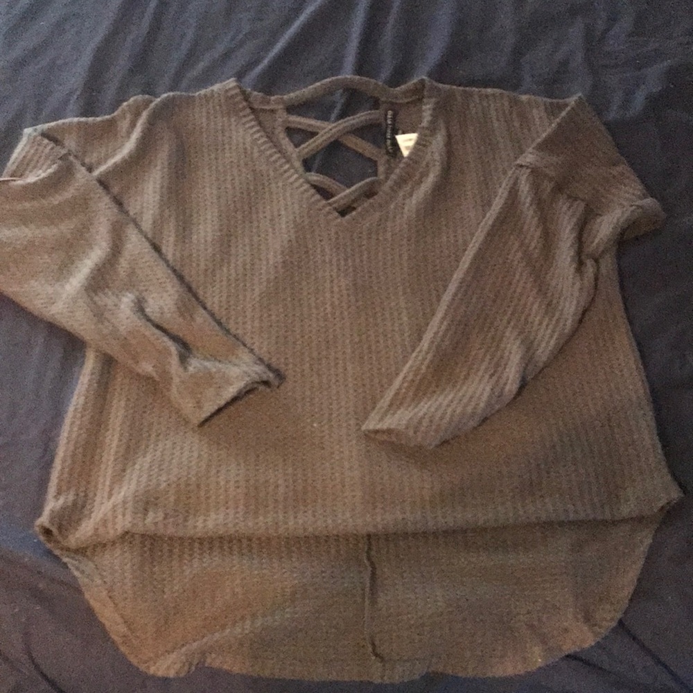 Hyfve Women’s long sleeve large sweater